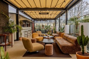 Interior - Terrass'' Hotel (Paris)