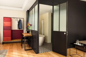 Junior Suite | Premium bedding, minibar, in-room safe, desk - Terrass'' Hotel (Paris)