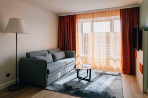 1 bedroom, hypo-allergenic bedding, in-room safe, desk