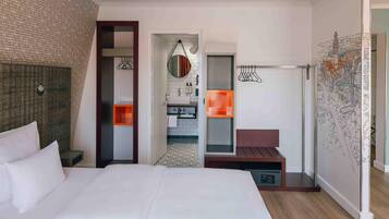 penta Plus Room | Hypo-allergenic bedding, in-room safe, desk, blackout drapes