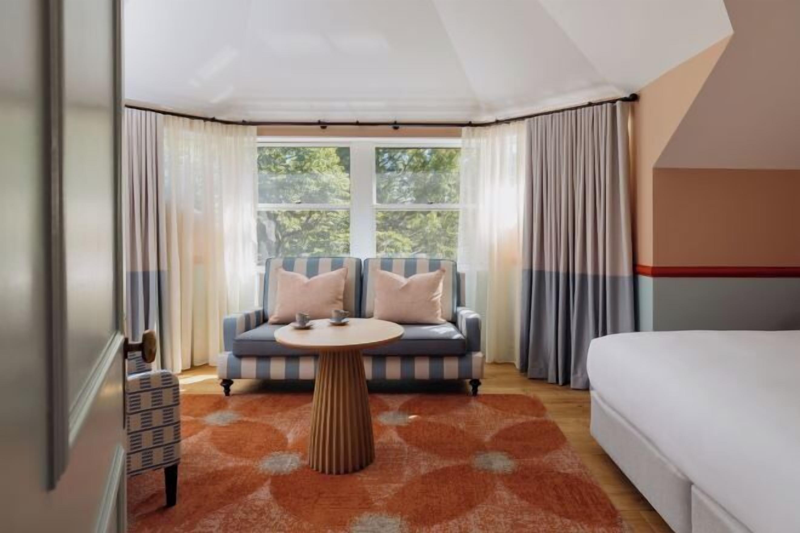 Premium bedding, in-room safe, desk, blackout curtains