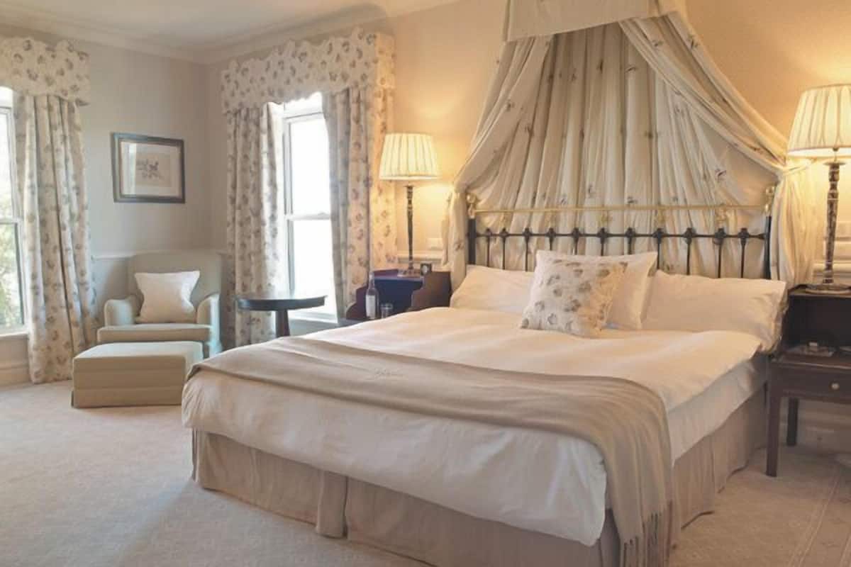 Premium bedding, in-room safe, desk, blackout curtains