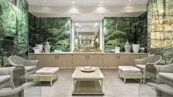 Sauna, Dampfbad, Körperbehandlungen, Aromatherapie, Warmsteinmassagen