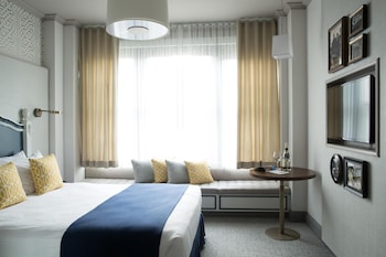 Egyptian cotton sheets, hypo-allergenic bedding, down comforters at Warwick San Francisco