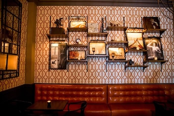 Restaurant on-premise at Warwick San Francisco