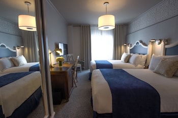 Deluxe Double Room | Egyptian cotton sheets, hypo-allergenic bedding, down comforters at Warwick San Francisco
