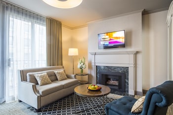 Egyptian cotton sheets, hypo-allergenic bedding, down comforters at Warwick San Francisco