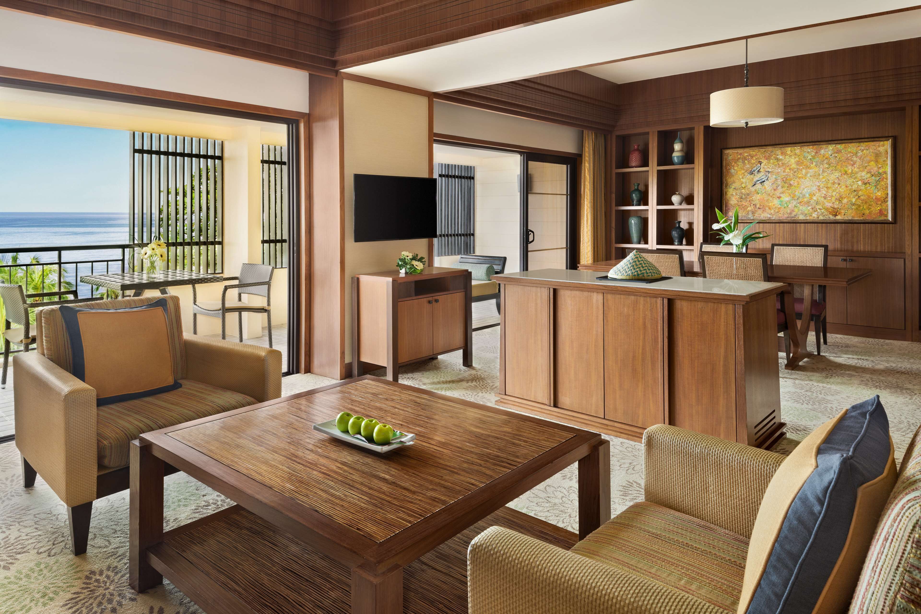 rasa wing deluxe suite king | premium bedding, minibar, in-room safe, desk