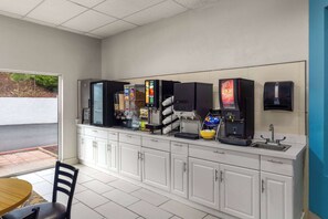 Free daily continental breakfast