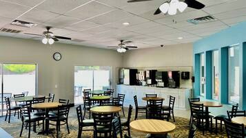 Free daily continental breakfast