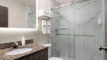 Combined shower/tub, eco-friendly toiletries, hair dryer, towels