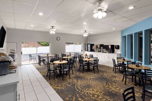 Free daily continental breakfast