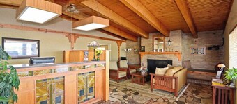 Americas Best Inn Iola