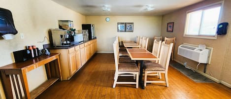 Free daily continental breakfast