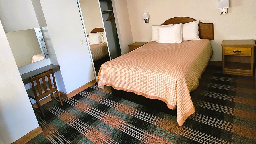 Americas Best Inn Iola