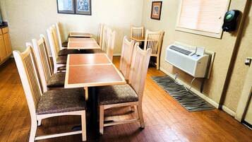 Free daily continental breakfast