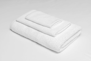 Ensemble douche/baignoire, articles de toilette gratuits, sèche-cheveux
