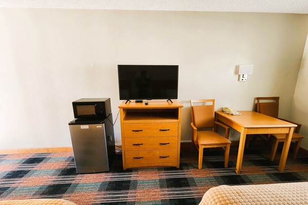 Desk, iron/ironing board, free WiFi, bed sheets