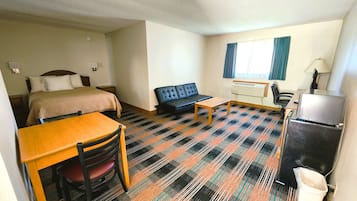 Deluxe Room, 1 Queen Bed, Non Smoking | Desk, iron/ironing board, free WiFi, bed sheets