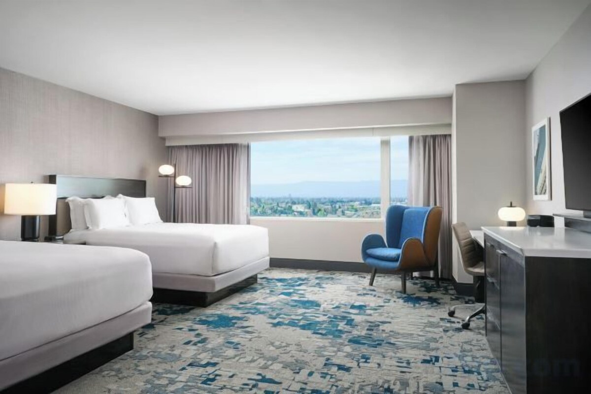 Premium bedding, pillowtop beds, in-room safe, desk