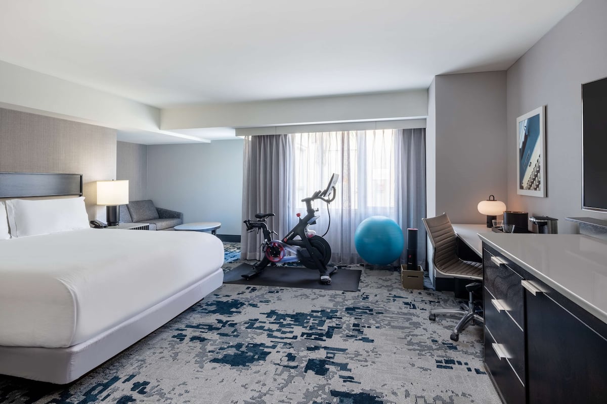 Room, 1 King Bed (Peloton Bike)