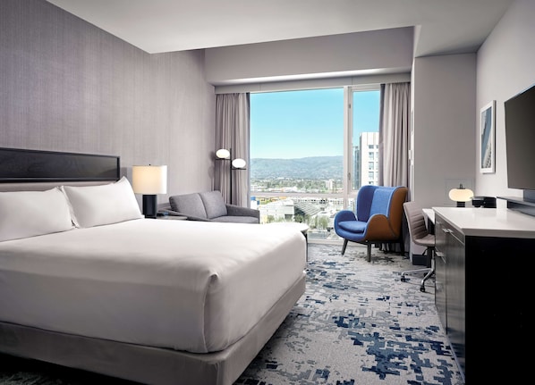 Premium bedding, pillowtop beds, in-room safe, desk - Hilton San Jose (San Jose)