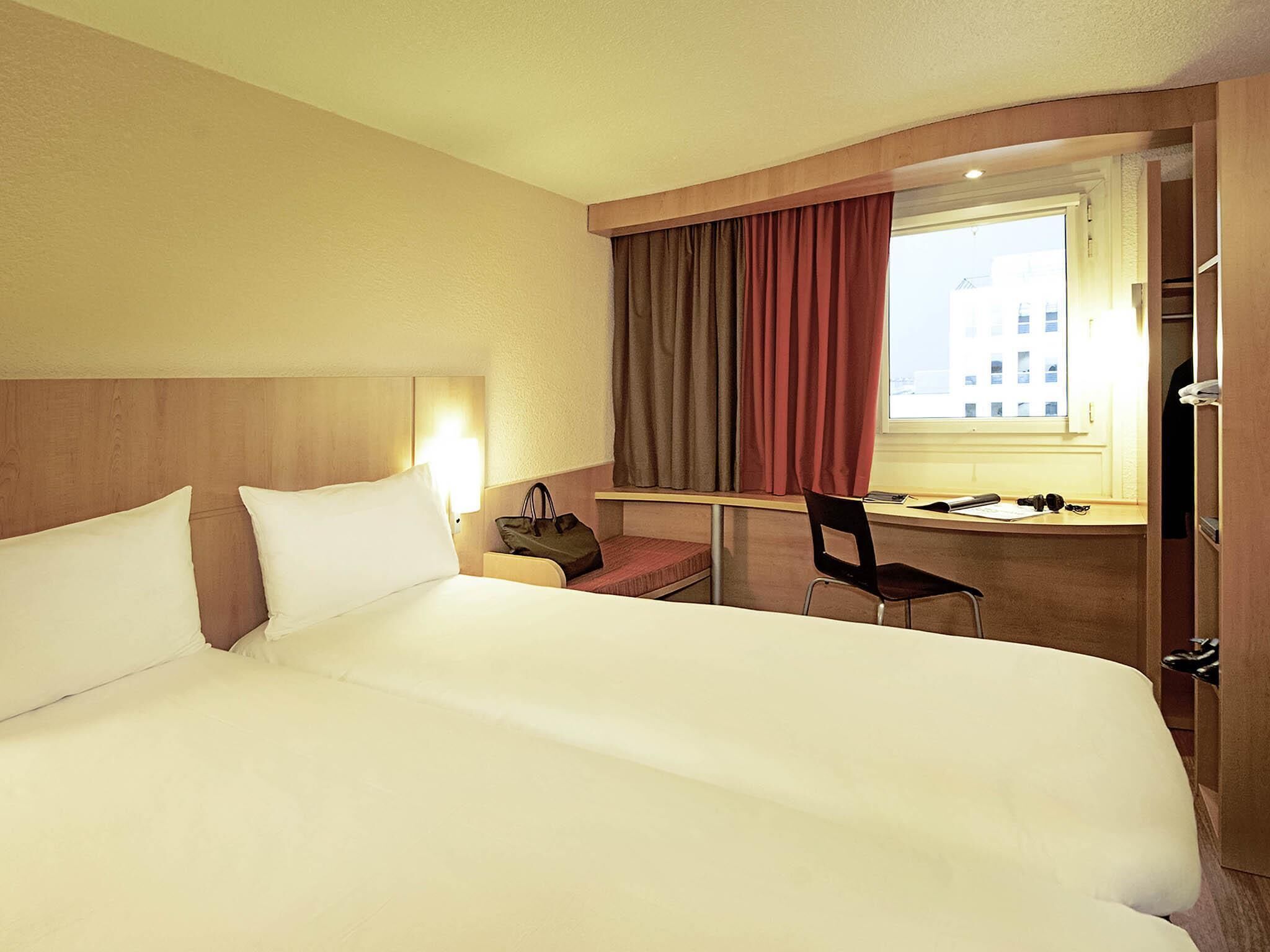 Standardzimmer, 2 Einzelbetten | Hochwertige Bettwaren, Pillowtop-Betten, Zimmersafe, Schreibtisch