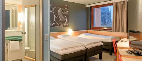 Ropa de cama hipoalergénica, escritorio, cunas gratuitas y wifi gratis