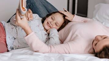 2 Schlafzimmer, Allergikerbettwaren, Schreibtisch, kostenlose Babybetten