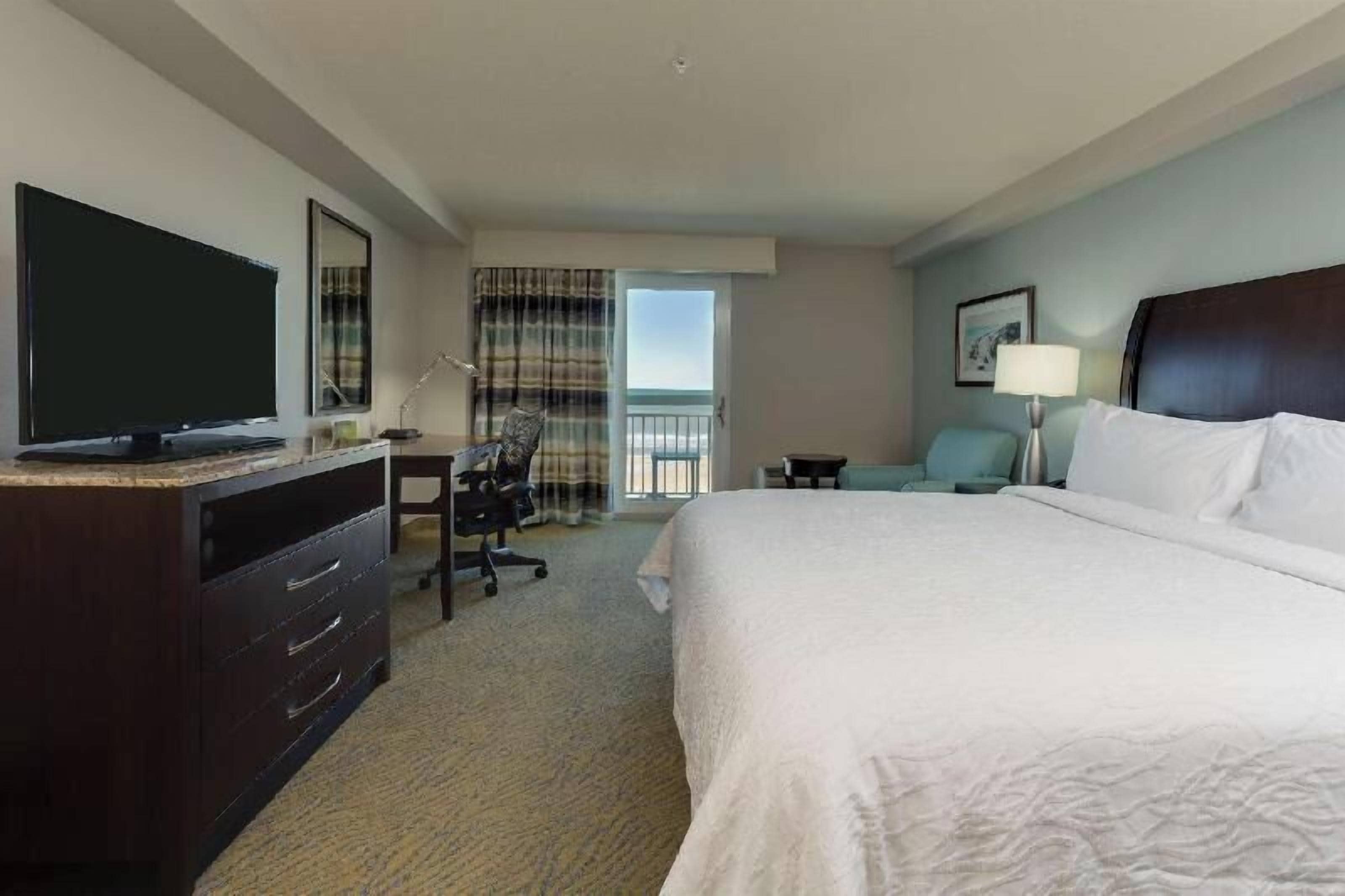 In-room safe, desk, iron/ironing board, free WiFi