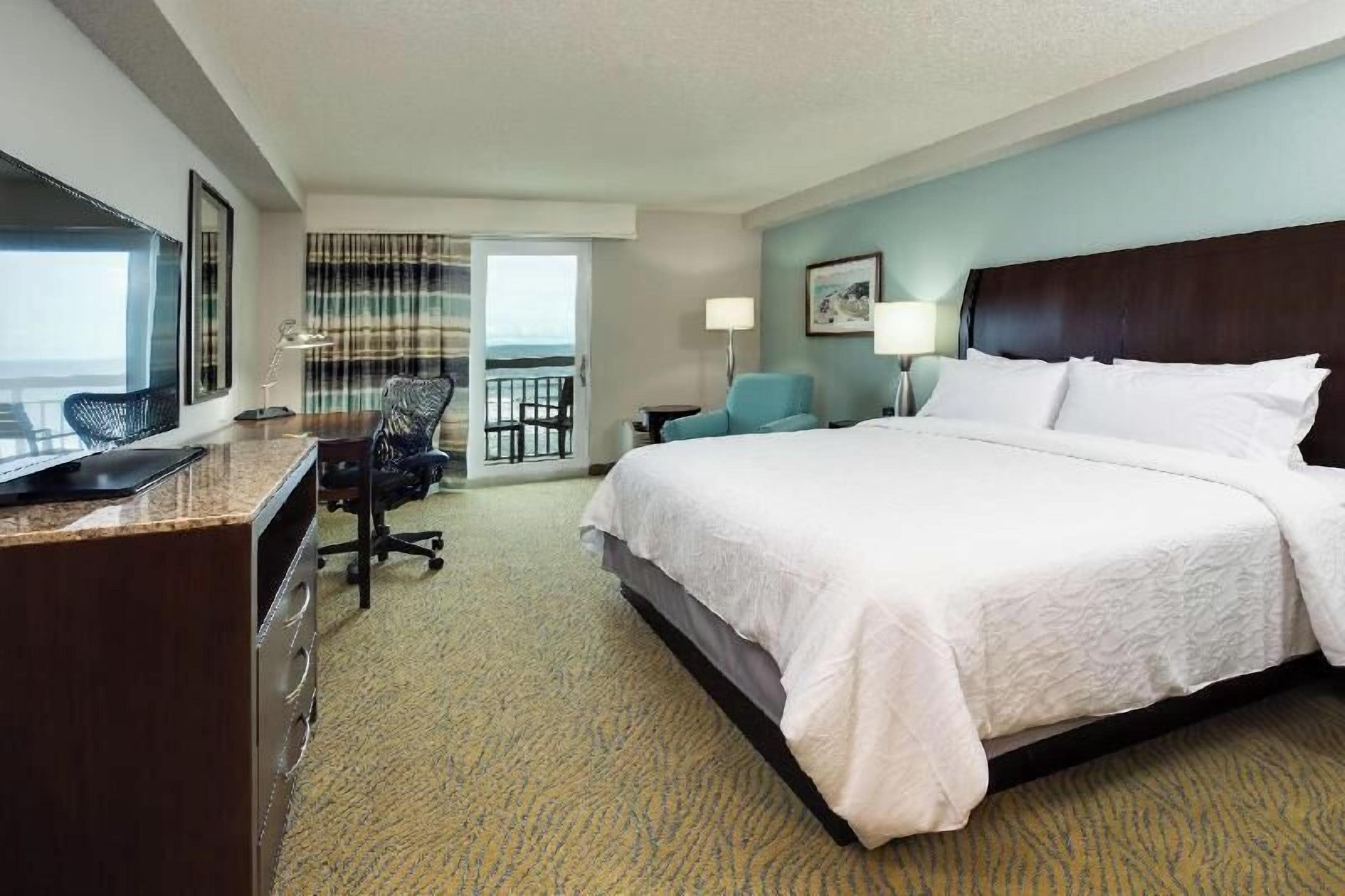 In-room safe, desk, iron/ironing board, free WiFi
