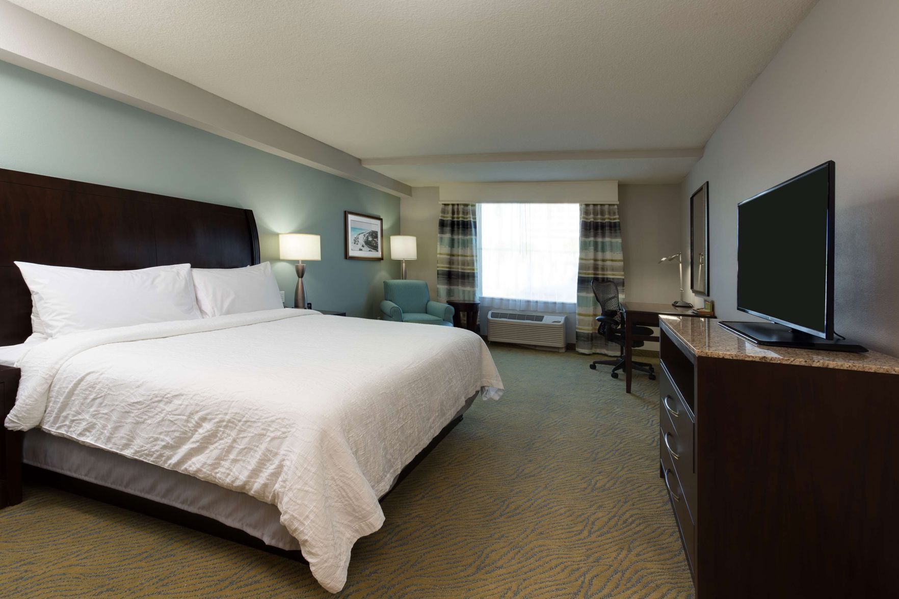 In-room safe, desk, iron/ironing board, free WiFi