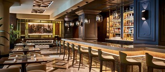 Atheneum Suite Hotel