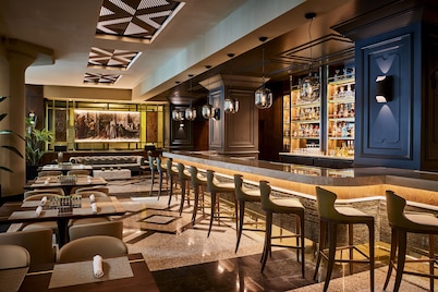Atheneum Suite Hotel