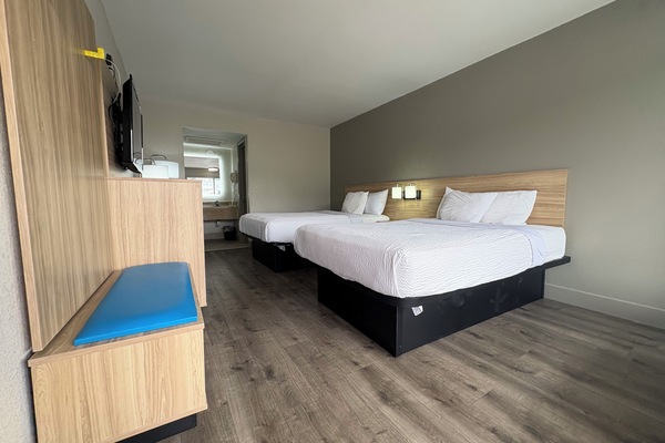 Desk, cribs (free), rollaway beds (surcharge), WiFi (free)