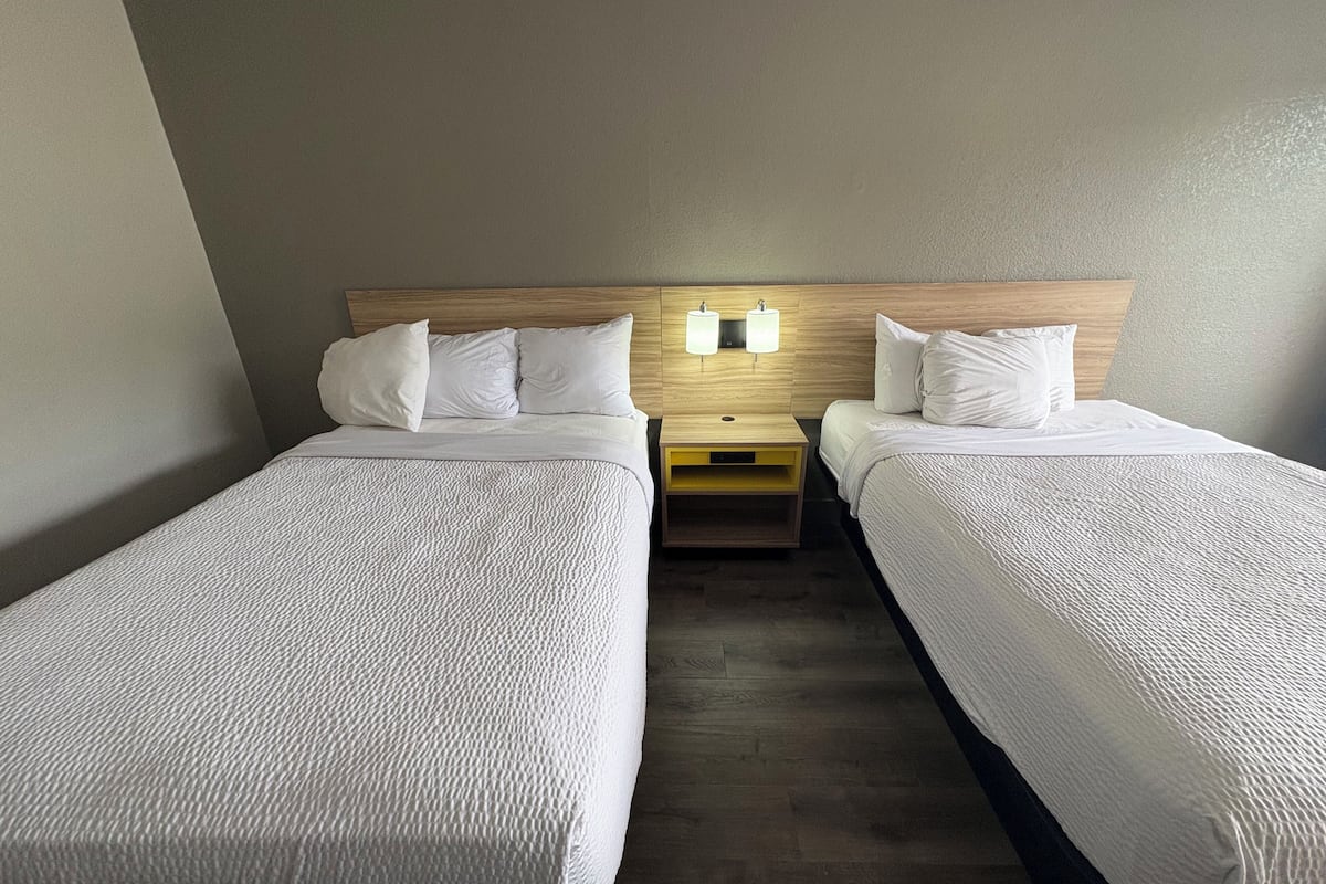 Desk, free cribs/infant beds, rollaway beds, free WiFi