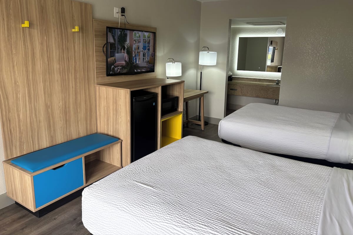 Deluxe Room, 2 Double Beds, Non Smoking | Desk, free cots/infant beds, rollaway beds, free WiFi