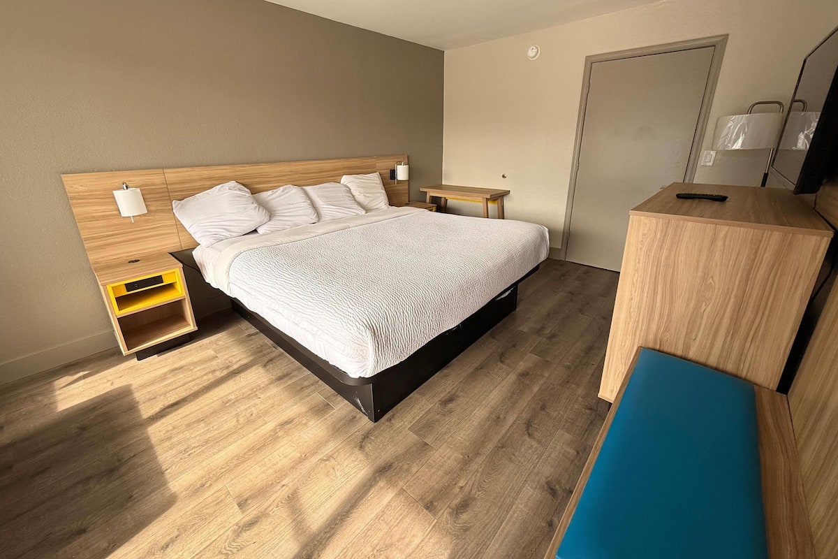 Bureau, lit de bĂ©bĂ© (gratuit), lit dâappoint (supplĂ©ment)