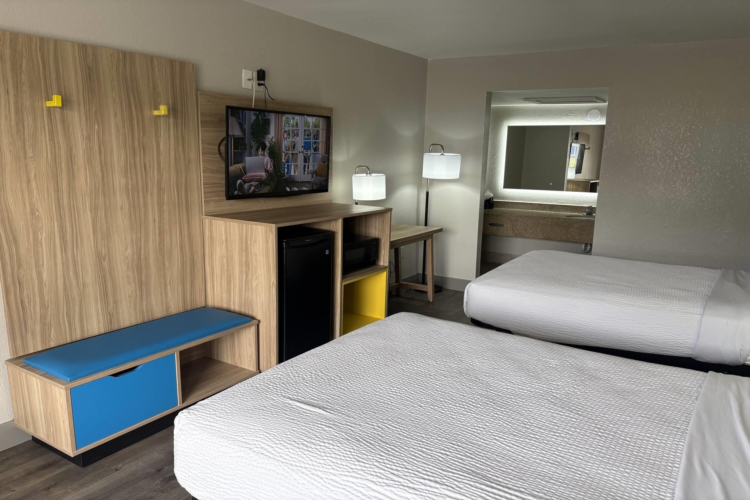 Desk, cribs (free), rollaway beds (surcharge), WiFi (free)