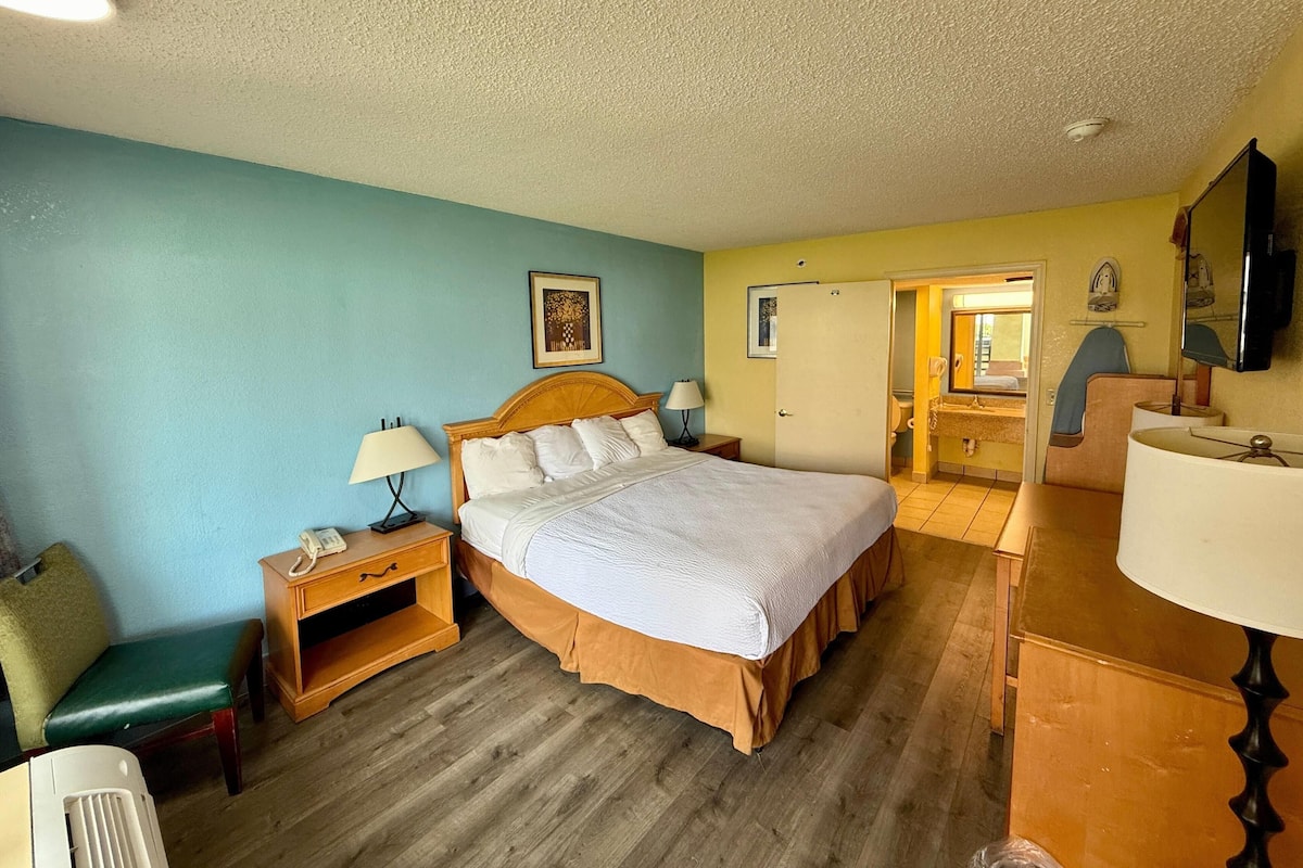 Desk, free cots/infant beds, rollaway beds, free WiFi