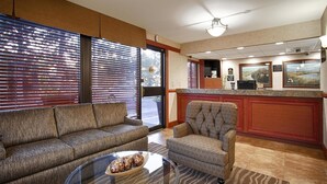 Lobby - Airport Inn (Boise)