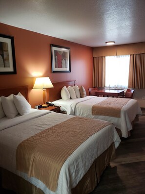 Deluxe Double Room, 2 Double Beds | Premium bedding, down comforters, blackout drapes, iron/ironing board - Airport Inn (Boise)