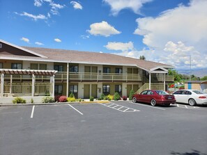 Front of property - Airport Inn (Boise)
