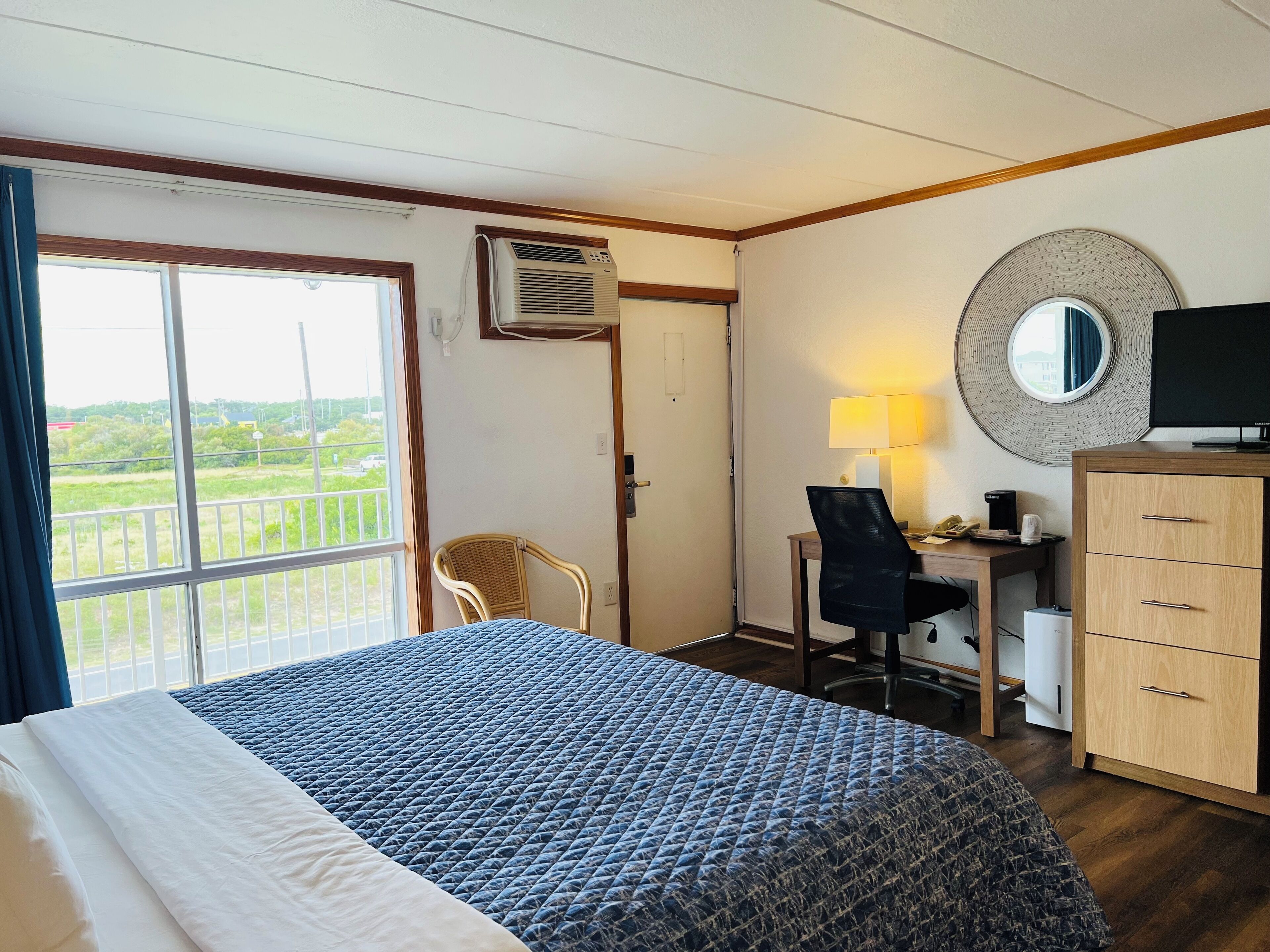 King Room with Street View - Non Smoking