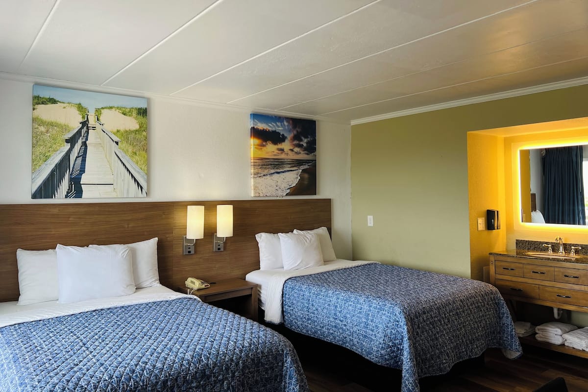 In-room safe, iron/ironing board, WiFi (free), bed sheets
