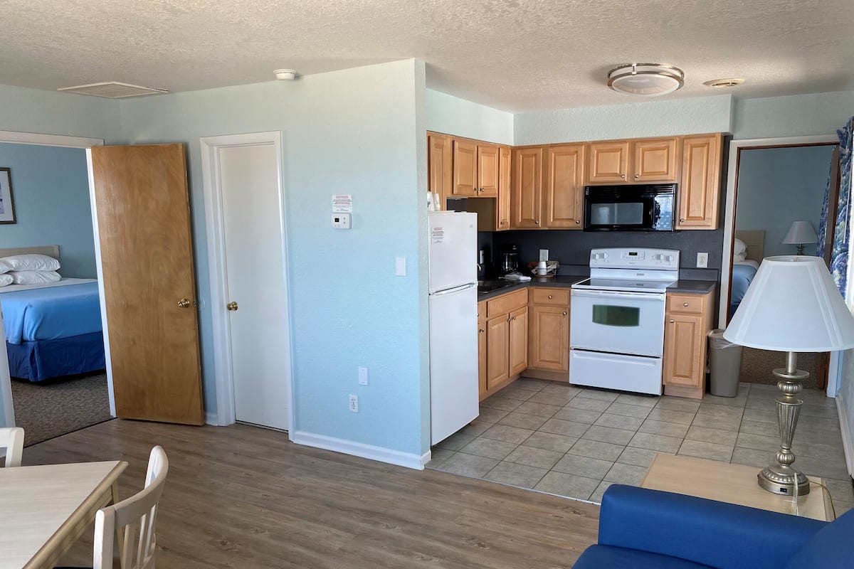 1 bedroom, in-room safe, iron/ironing board, free WiFi