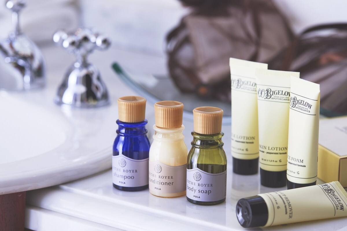 separate bathtub and shower, free toiletries, hair dryer, bathrobes