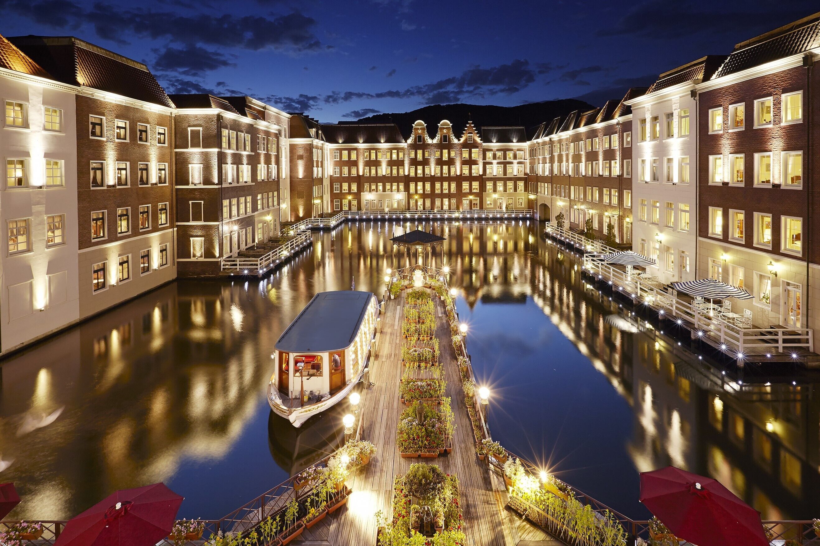 المنشأة من الخارج