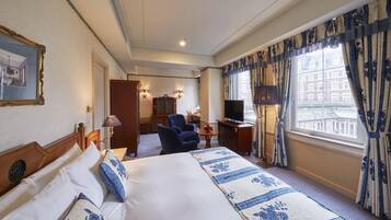 1 Schlafzimmer, Zimmersafe, individuell dekoriert, Schreibtisch