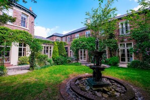 Terrace/patio - York Pavilion Hotel, Sure Hotel Collection by Best Western (York)